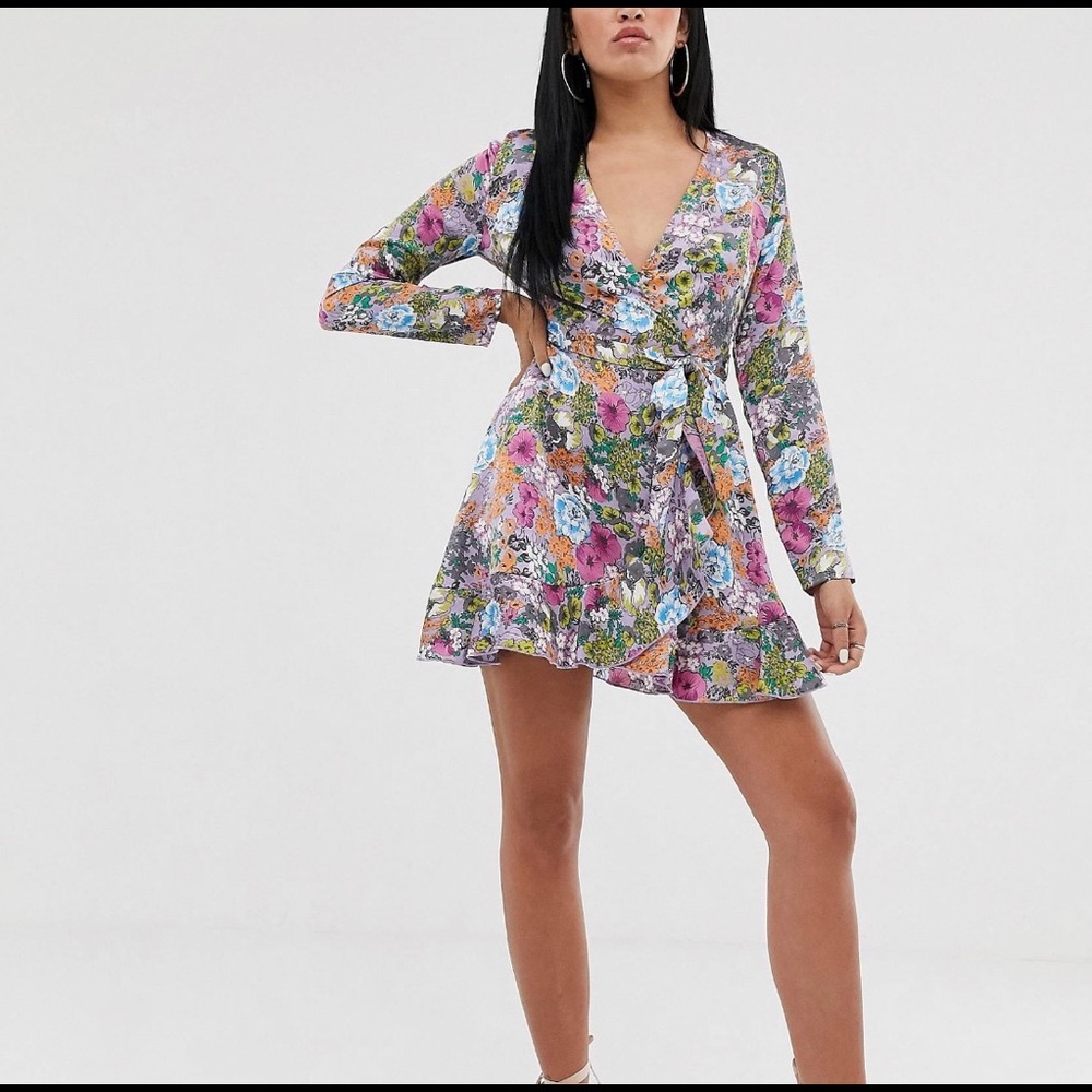 NWOT - MISSGUIDED Wrap Tea Dress, Size 0